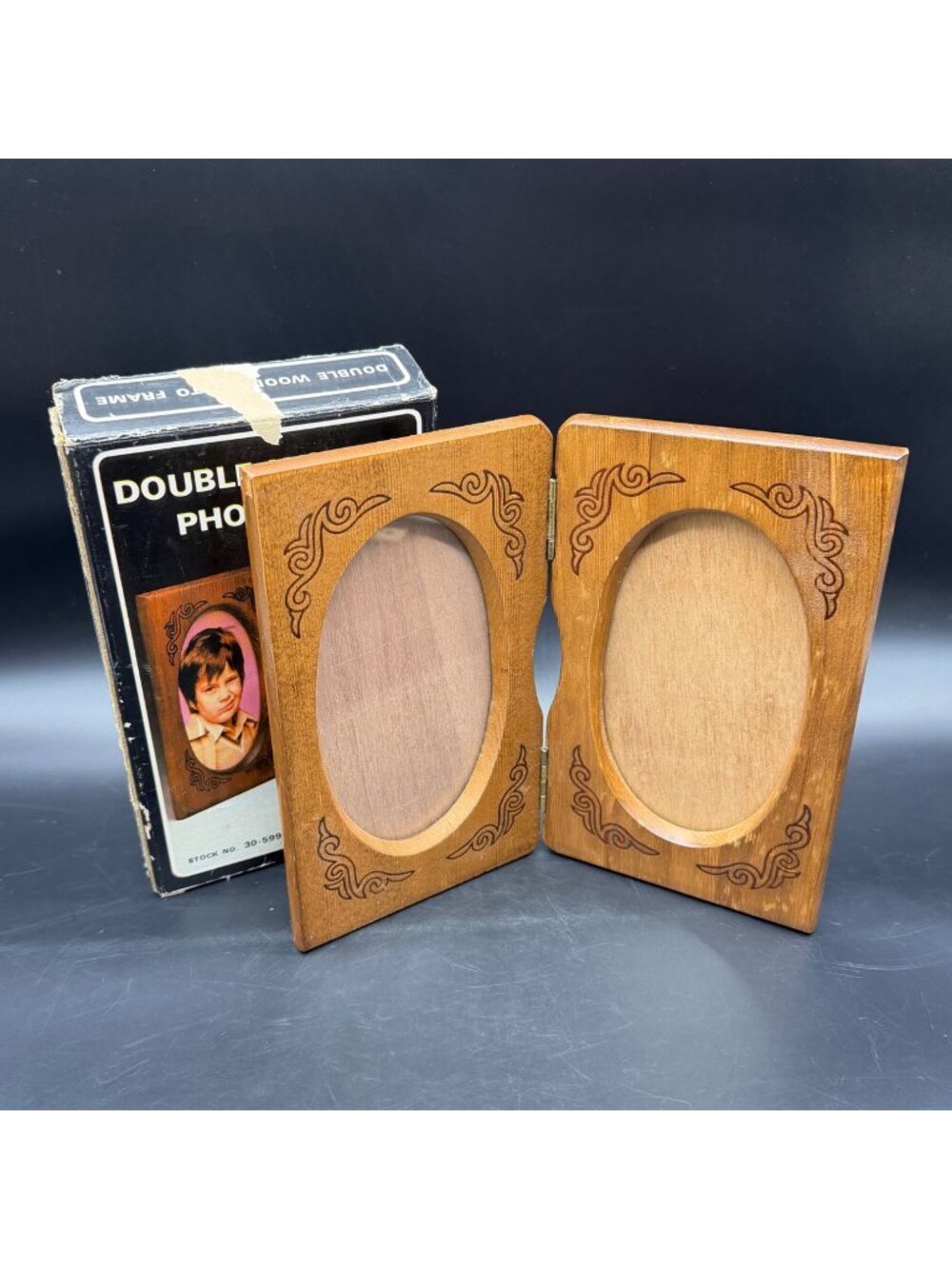 Double Photo Frame 1980s Vintage Wooden Taiwan Hinged Wall Hanging Oval Retro
